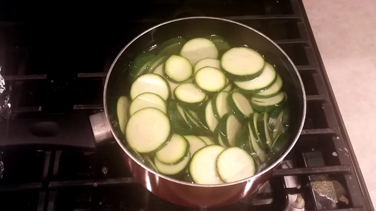 Easy Steps to Blanch Zucchini for Fish