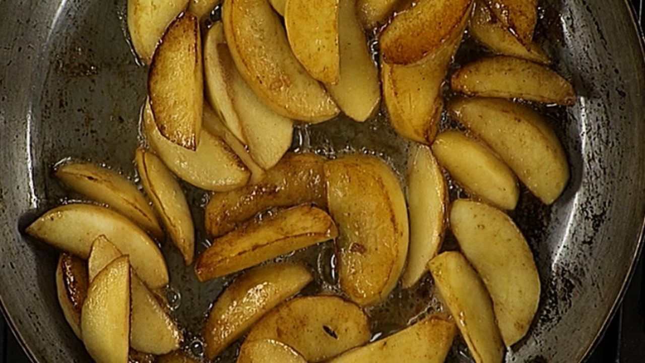 How To Carmelize Apples