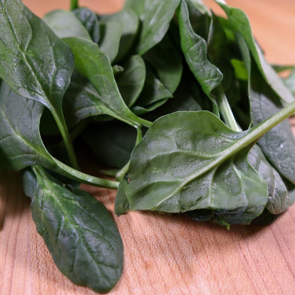 How to Identify Spoiled Spinach by Smell