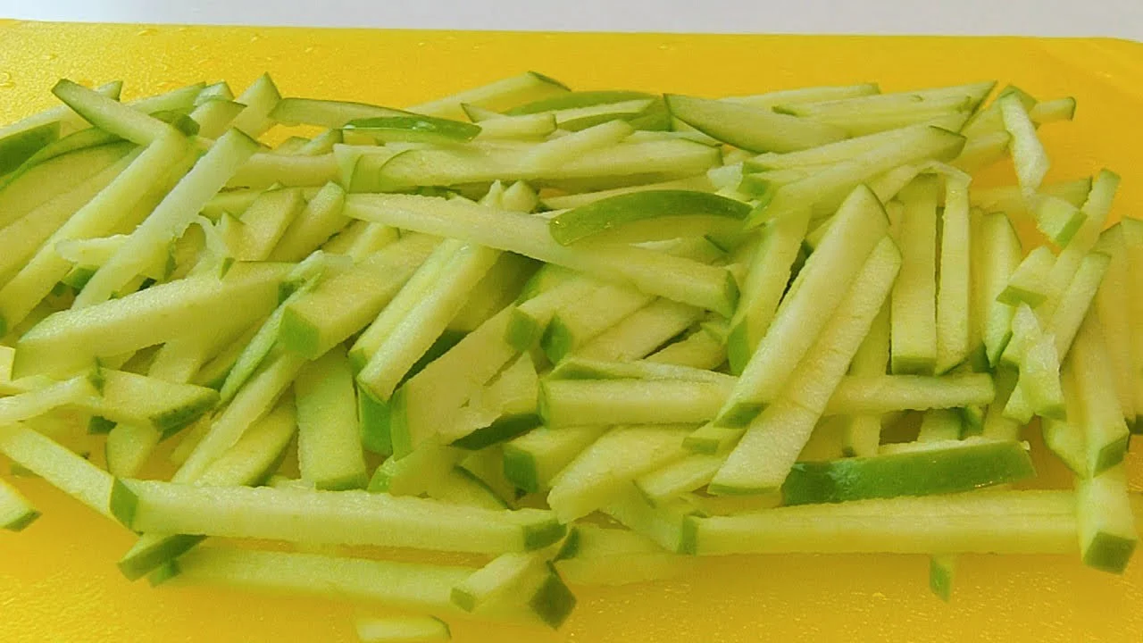 How To Julienne Apples