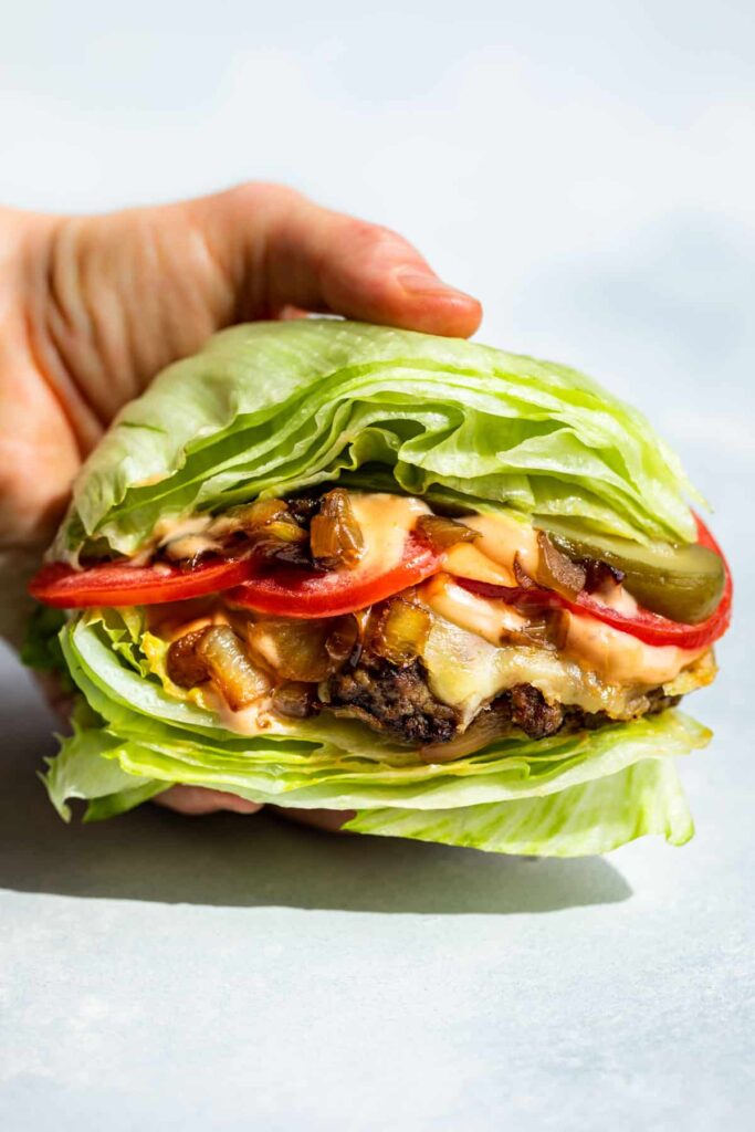 How to Perfectly Slice Lettuce for Juicy Burgers How to Perfectly Slice Lettuce for Juicy Burgers