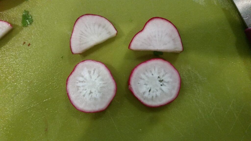 How to Tell If Radishes Have Gone Bad How to Tell If Radishes Have Gone Bad