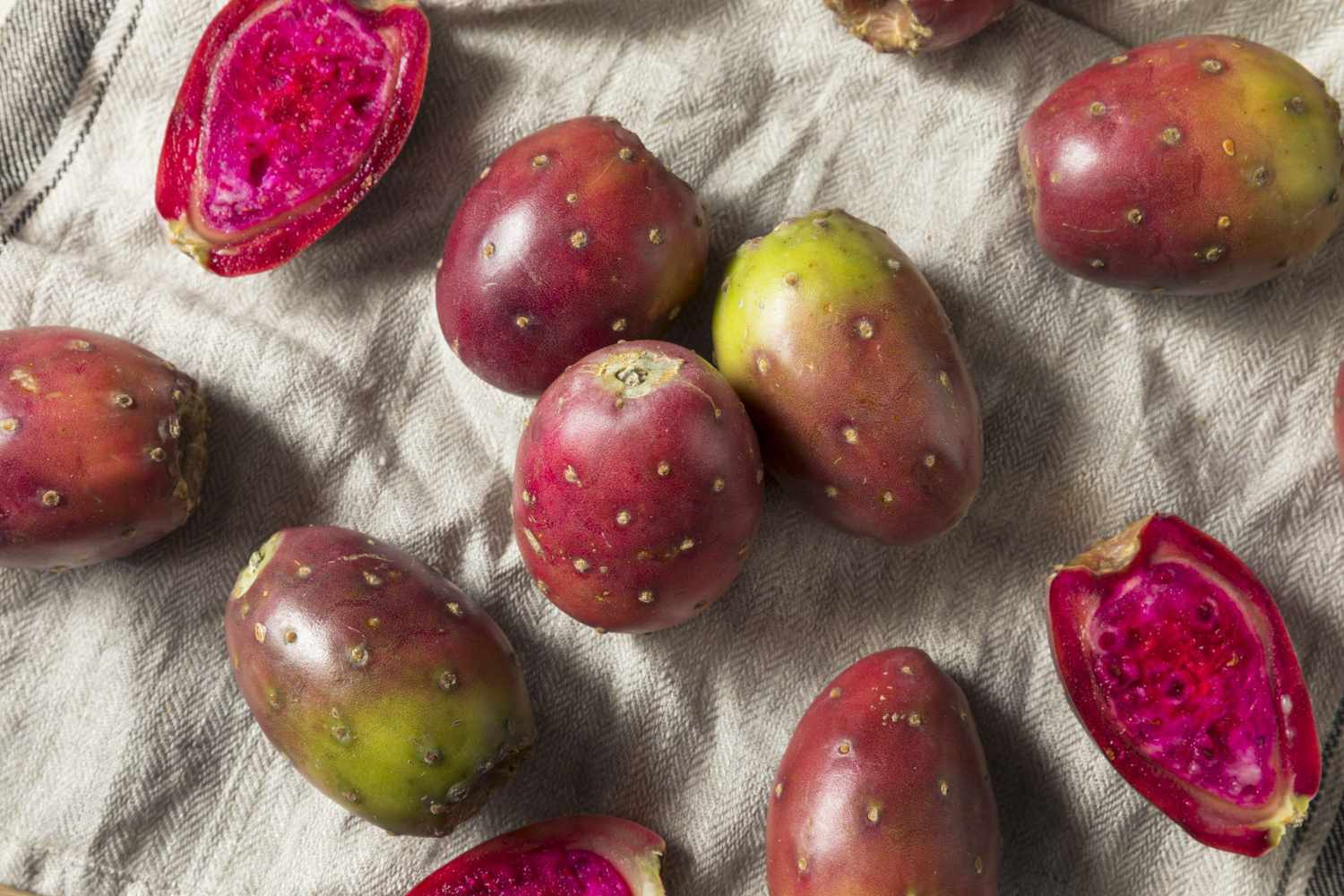 How to Tell When Prickly Pears Are Ripe - GreenThumbsGuide