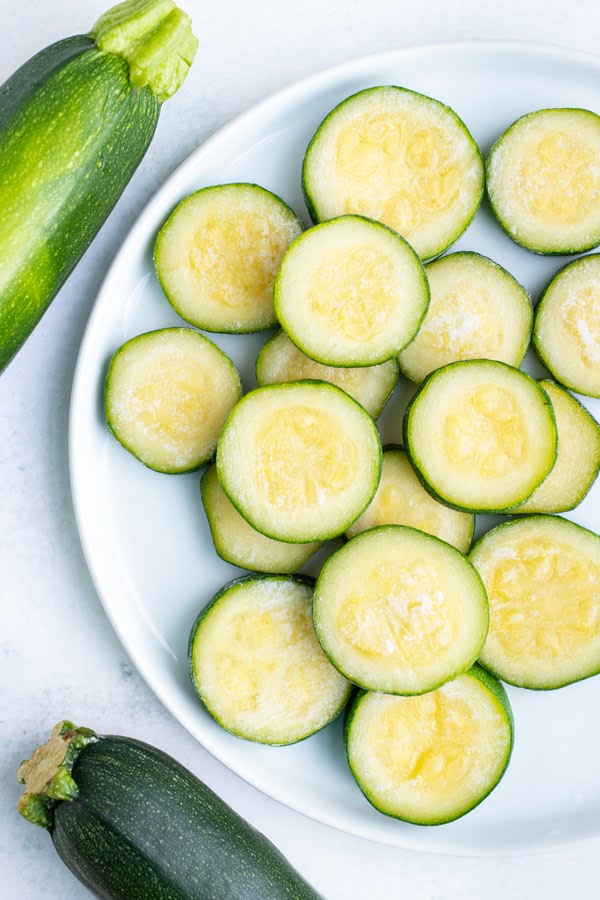 What to Look for Inside a Zucchini GreenThumbsGuide