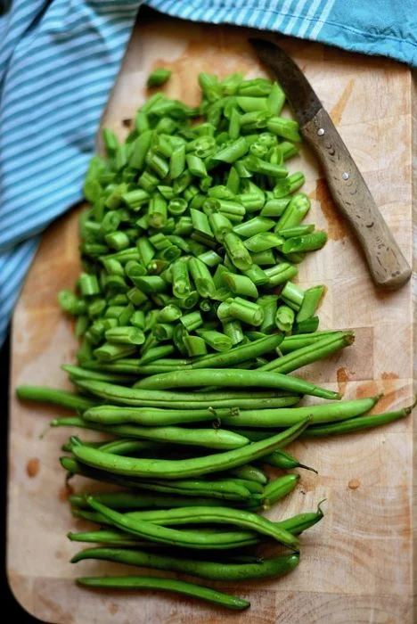 Why do my green beans taste sour?