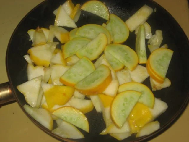 Why is my yellow squash green inside?